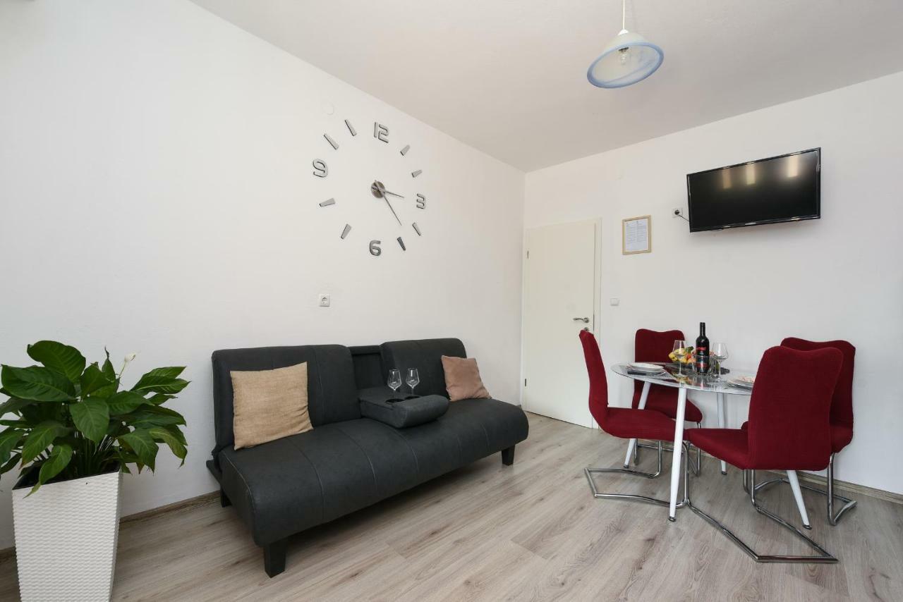 Damant Apartment *